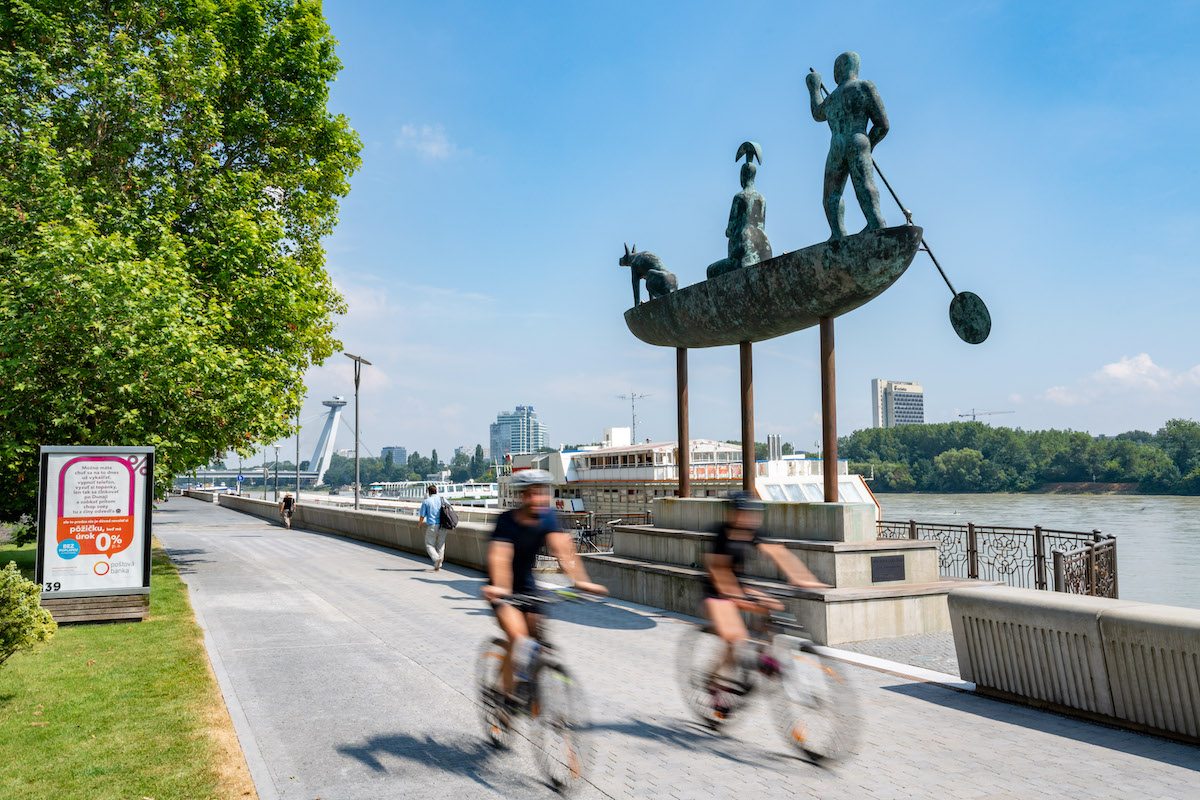 A safe riverside for pedestrians and cyclists